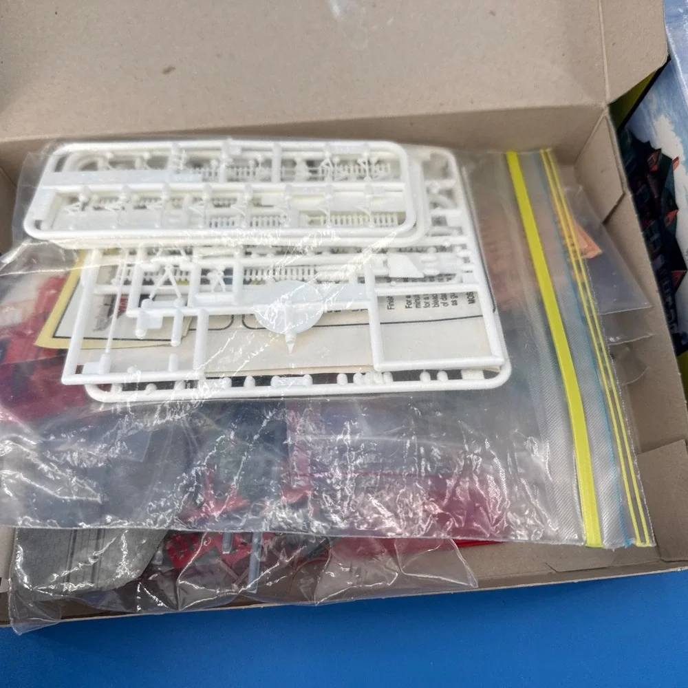 Vintage HO Scale Building Kits Lot Atlas Passenger Station POLA Sawmill As-Is